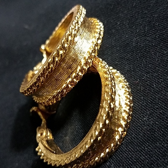 Monet Jewelry - MONET gold hoop earrings